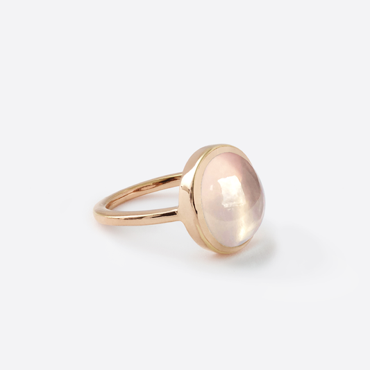 Bague pour femme en argent plaque or rose 18k monte d'un grand oval en quartz rose