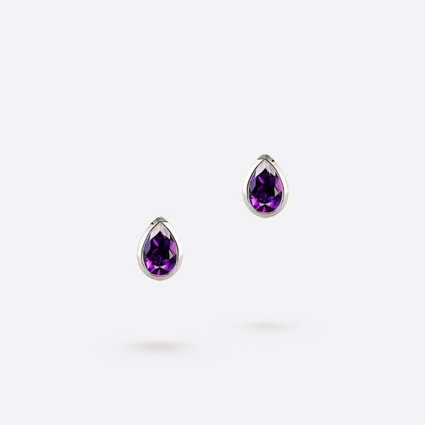 boucles d oreilles studs en argent rhodie serties de pierres amethyste violettes